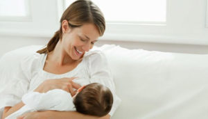 மார்பக அளவுகள் தான் தாய்ப்பால் சுரப்பை நிர்ணயிக்குமா? உண்மை என்ன?