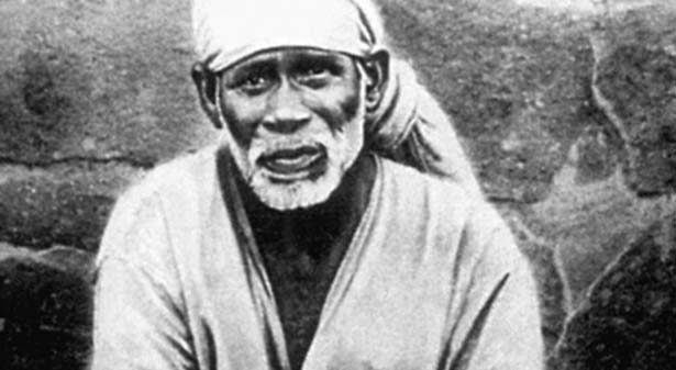 சாய்பாபா ஜீவசமாதி அடைந்து 100 ஆண்டு நிறைவு – அவருக்கு சாய்பாபான்னு பேர் வந்த கதை தெரியுமா?