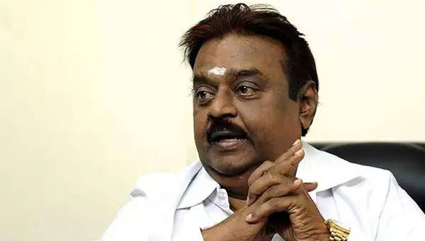 தே.மு.தி.க. சார்பில் கேரளாவுக்கு ரூ.1 கோடி கொடுத்த விஜயகாந்த்! ரூ.60 கோடி சம்பளம் வாங்கும் ரஜனி எவ்வளவு கொடுத்தார் தெரியுமா?