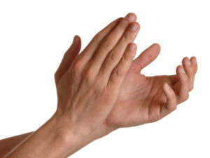 ஒரு நாளைக்கு 20 நிமிடம் கை தட்டினால் இதெல்லாம் நடக்குமாம்..!