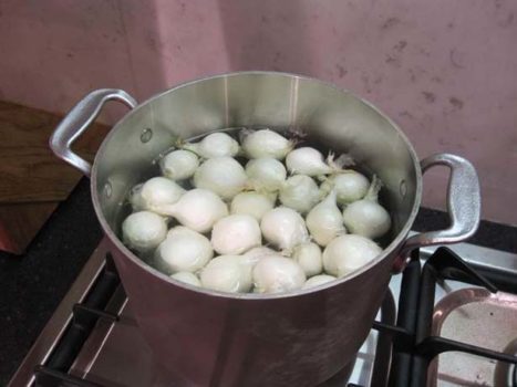 வெங்காயத் தண்ணீர் குடிச்சா வெயில்ல வர்ற இந்த பிரச்னையெல்லாம் சரியாகிடுமாம்… உடனே ட்ரை பண்ணுங்க…