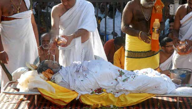 இறந்தபின் பாலூற்றுவது எதற்காக ?