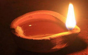 எந்தெந்த திரியில் விளக்கு ஏற்றுவதால் என்னென்ன பலன்கள்…!