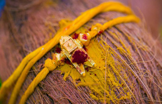 தாலிக்கயிற்றில் ஏன் மஞ்சள் கோர்த்து கட்டுகிறார்கள் தெரியுமா?…