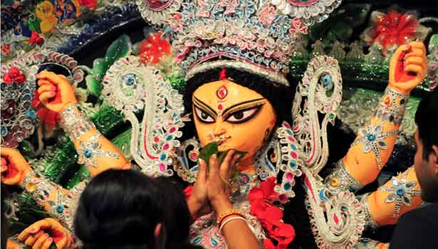 வெற்றியை வழங்கும் விஜயதசமியான இன்று வழிபாடு செய்ய வேயண்டிய முறைகள்..!