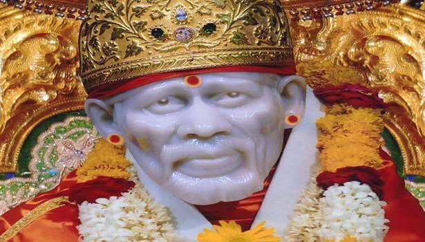 சீரடி பாபா எங்கும் நிறைந்தவர், அவர் பார்வையில் இருந்து ஒருவரும் தப்ப இயலாது