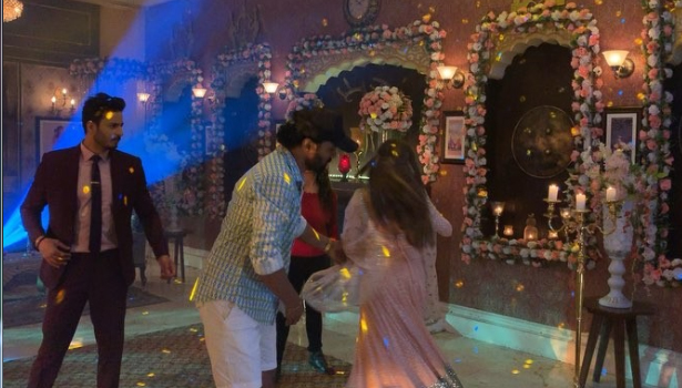 சீரியலில் என்னை தகாத இடத்தில் தொட்டார்.! அழுது புலம்பிய நடிகை.! வெளியான ஆதாரம்.!