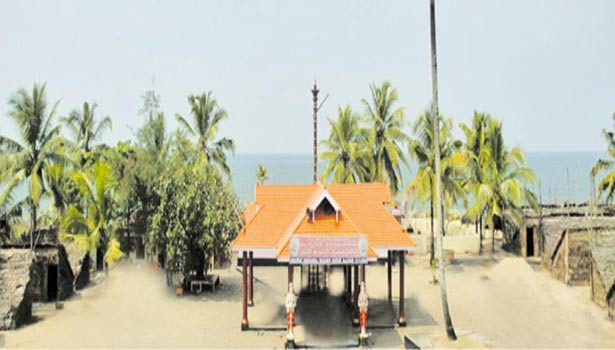 வேண்டும் வரங்கள் கிடைக்க  மணி கட்டி வழிபடும் பத்ரகாளி ஆலயம்