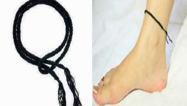 காலில் கறுப்பு கயிறு கட்டிக்கொள்ளும் பெண்கள்… இதற்கு பின்னால் இப்படியொரு ரகசியமா?