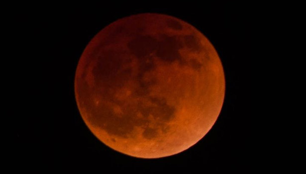 நாளைசந்திர கிரகணம். ‘இந்த’ ராசிகளில் பிறந்தவர்களுக்கு அற்புதமான யோகம்..!