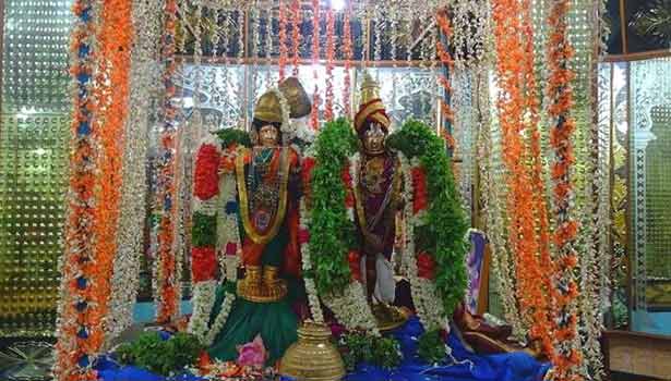 செல்வ செழிப்பும் உண்டாக இன்று  கடைப்பிடிக்க வேண்டிய ஆடிப்பூர விரதம்