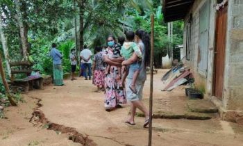 மண்சரிவு அபாய நிலை காரணத்தினால் உடனடியாக வெளியேற்றப்பட்ட கிராமம்!