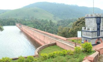 130 அடியை எட்டிய பெரியாறு அணையின் நீர்மட்டம்.