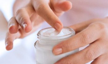 இணைய வழி மூலம்  விபரம் குறிப்பிடப்படாத  சரும பூச்சு வகைகள்  விற்பனை- மக்களே அவதானம்!