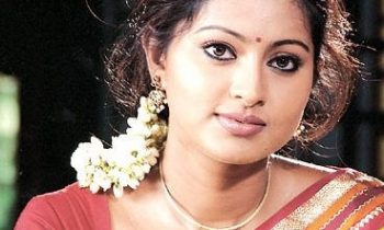 நீச்சல் உடையில் நடிகை சினேகா?