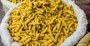 சட்டவிரோதமான முறையில்  இறக்குமதி செய்யப்பட்ட ஒரு தொகை மஞ்சளுடன்  மூவர் அதிரடிக் கைது!