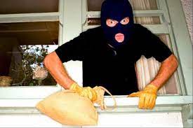 விசித்திரமான முறையில் தங்க ஆபரணதிருட்டில் ஈடுபட்ட குழுவினருக்கு நேர்ந்த கதி.