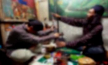 நண்பர்களை கடத்திச் சென்று சித்திரவதை செய்த மந்திரவாதிக்கு நேர்ந்த கதி.