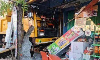 வேகக் கட்டுப்பாட்டை இழந்தது விபத்துக்குள்ளான கனரக வாகனம்!