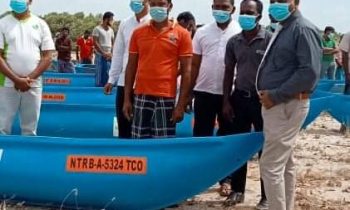 மீனவர்களுக்கு மீன் பிடி உபகரணங்கள் வழங்கி வைப்பு.