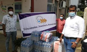 திருமலை பொது வைத்தியசாவைக்கு ஒரு தொகை விரிப்புக்கள் வழங்கி வைப்பு.