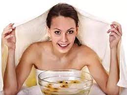 mugathukku aavi pidipathu yeppadi: முகத்துக்கு ஆவி பிடிப்பது எப்படின்னு தெரியலியா? முதல்ல தெரிஞ்சுக்கங்க, இனி வீட்லயே செய்துக்கலாம்! - Samayam Tamil