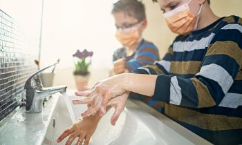 இரு கொவிட் 19  தடுப்பூசிகளையும் செலுத்திக் கொண்டவர்களுக்கு விடுக்கப்பட முக்கிய அறிவித்தல்.