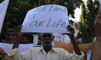 கிண்ணியா- காக்காமுனை அப்துல் ஹமீது வித்தியாலயத்திற்கு சொந்தமான அரச காணியை மீட்டுத்தருமாறு மாணவர்களும் பெற்றோர்களும் கோரிக்கை!