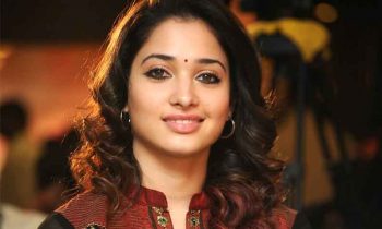 புதுவித ஆடையில் நடிகை தமன்னா.