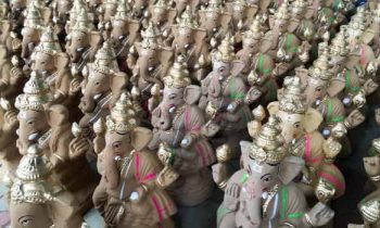 விநாயகர் சதுர்த்தியான இன்றைய தினம் வீட்டில் வைத்து வழிபடும் சிலைகளை கோவில்களில் ஒப்படைக்கலாம்!