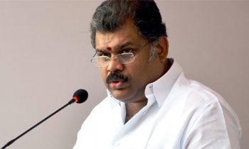 வழிபாட்டு தலங்களுக்கு சென்று வழிபட அனுமதியளிக்க வேண்டும்.