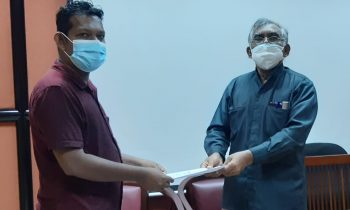 பட்டதாரி பயிற்சி பெறுபவர்களை நிரந்தரம் செய்ய கோரி மஹஜர் கையளிப்பு.