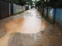 கிண்ணியா பிரதேச செயலக பிரிவுக்குட்பட்ட மஹமார் மஜீத் நகர்  வீதி முறையாக அபிவிருத்தி செய்யவில்லை.