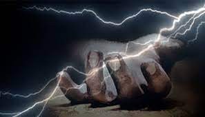 மின்னல் தாக்கி ஒருவர் பரிதாபமாக பலி!