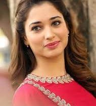 நடிகை தமன்னாவை பார்த்து அதிர்ச்சியடைந்த  ரசிகர்கள்!