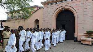 இன்று முதல் சிறைச்சாலைகளில் தடுத்து வைக்கப்பட்டுள்ள கைதிகளுக்கும்   இரண்டாவது தடுப்பூசி!