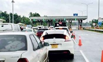 தெற்கு அதிவேக வீதியில் கடுமையான  வாகன நெரிசல்.