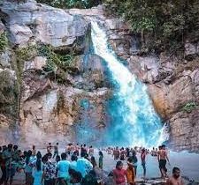 எல்லவல நீர்வீழ்ச்சிக்கு  மறு அறிவித்தல் வரை செல்வதற்கு தடை.