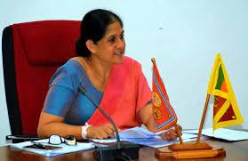 மக்களின் வரிப்பணத்தில் சம்பளம் பெறும் அரச உத்தியோகத்தர்கள் தமது மக்களின் பிரச்சினைகளை இன்னொரு தலைமுறைக்கு விட்டுச் செல்லாமல் தீர்க்க வேண்டும் _கிழக்கு ஆளுனர்.