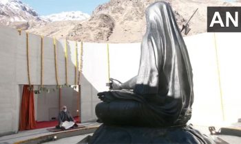 12 அடி உயர ஆதிசங்கர் சிலையை  திறந்து வைத்த பிரதமர்  நரேந்திர மோடி.