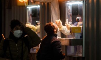 உலக நாடுகளையே உலுக்கி கோரத்தாண்டவம் ஆடும் கொரோனா!