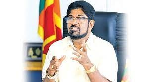 பொது இடங்களுக்கு  செல்பவர்கள்  கொவிட் தடுப்பூசி செலுத்திய அட்டையை கொண்டு செல்ல வேண்டும்.