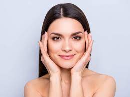 சருமத்தை ஒளிரச் செய்வதற்கு…!!