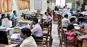 தனியார் துறை ஊழியர்களின் ஓய்வு பெறும் வயதெல்லையை அதிகரிக்கும் சட்ட மூலத்தில் கையப்பமிட்ட சபாநாயகர்.