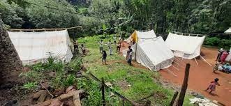 மண்சரிவு அபாயம் காரணத்தினால்   12 குடும்பங்கள் பாதுகாப்பு இடத்திற்கு இடம்பெயர்வு.