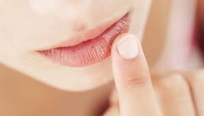 வெடிப்புகள் கொண்ட உதடுகளுக்கு..!!