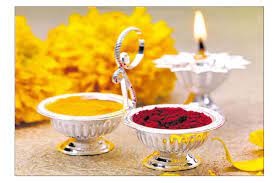 நெற்றியில் சந்தனம், குங்குமம் இடுவது ஏன்?