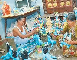 சிலைகளை தயாரிக்கும் தொழிலில் ஈடுபடுபவர்கள் எதிர்கொள்ளும் இன்னல் நிலை.