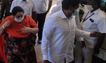 ஜெயலலிதா வீட்டு சாவி தீபாவிடம் ஒப்படைப்பு.