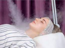 முகத்துக்கு அடிக்கடி நீராவி பிடிப்பதால் இத்தனை நன்மைகள் இருக்காம்….!!